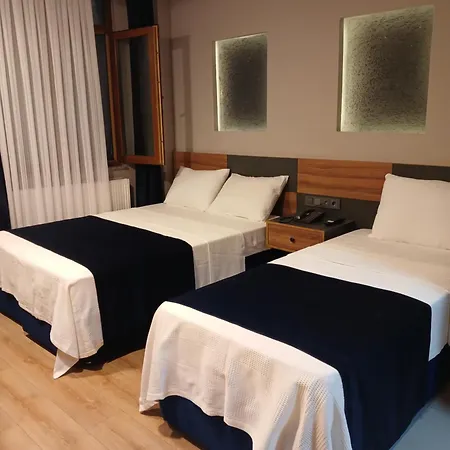 çelik Crown Hotel *